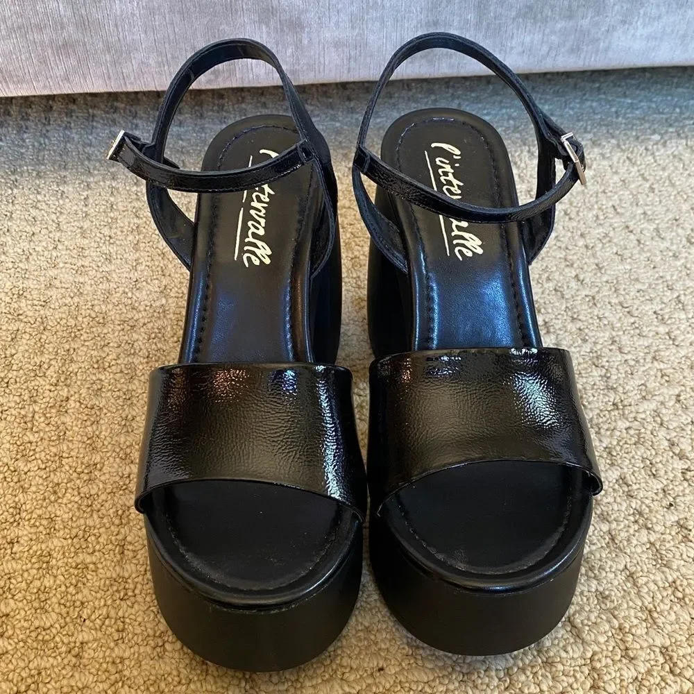 Chic Black Platform Sandals